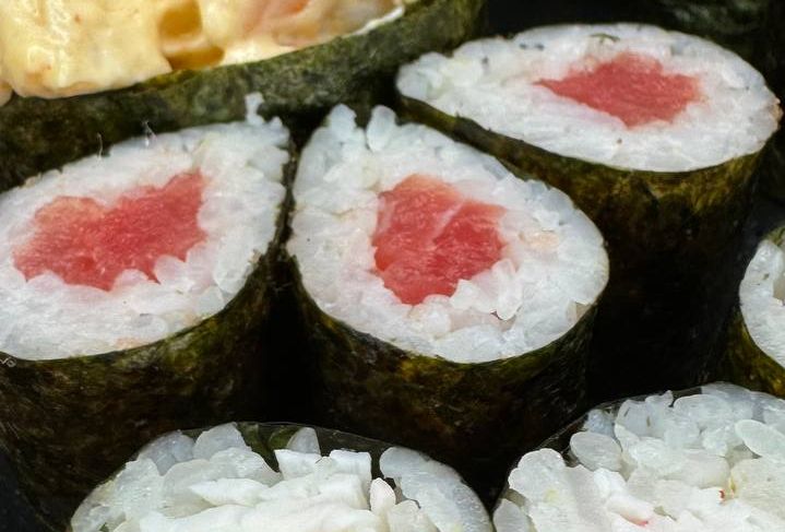 Маки с тунцом 