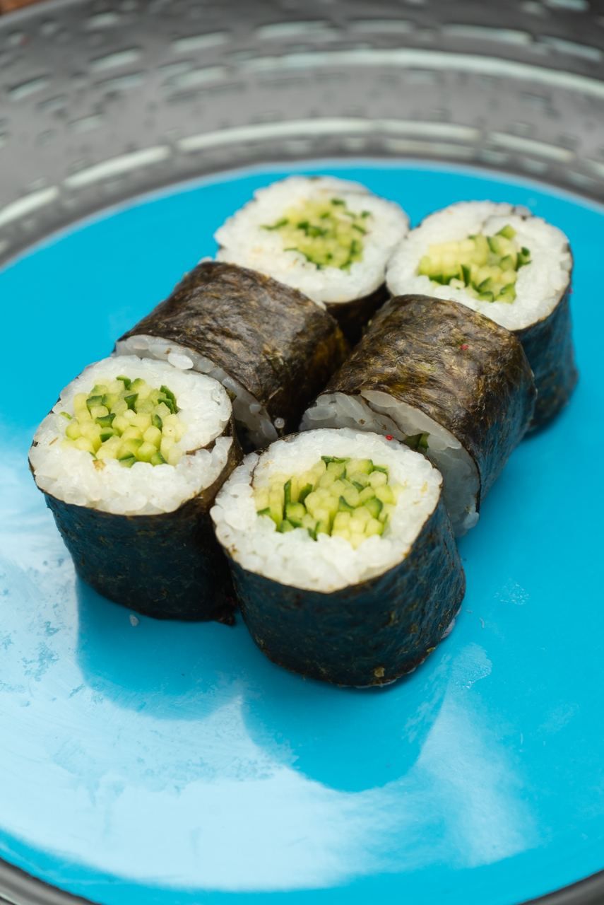 Маки с огурцом