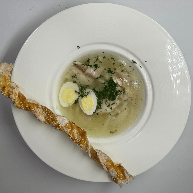 Лапша домашняя с курицей и яйцом пашот